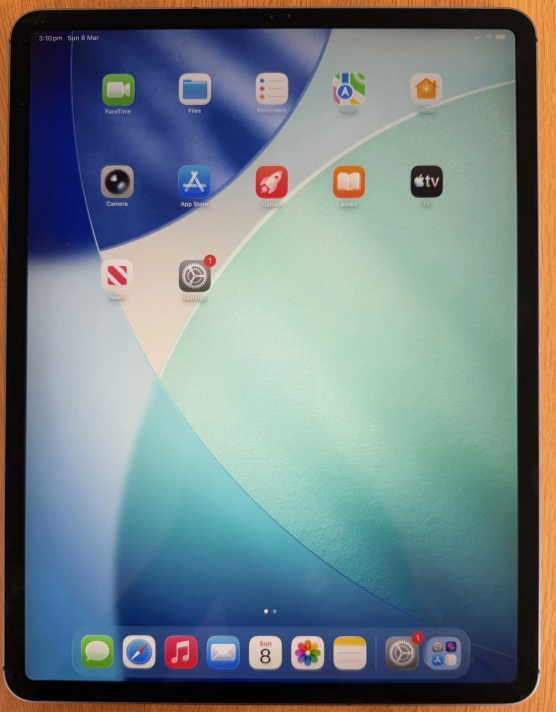 iPad Pro 12.9" 128GB WiFi - some wear photo 2