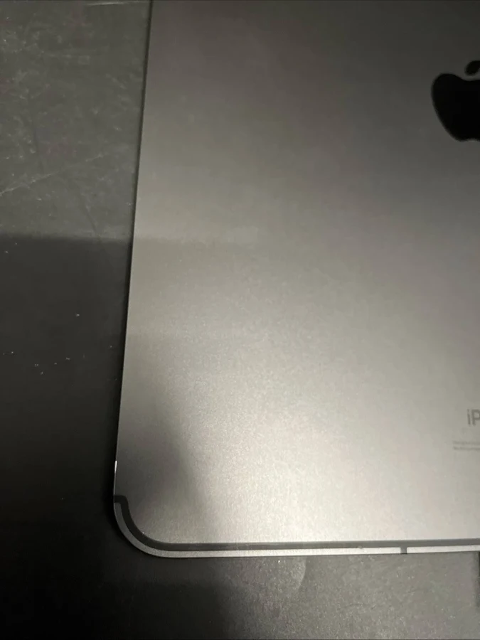 iPad Pro 11" M4 256GB WiFi+Cell - good condition, w/ case + new Leather Sleeve photo 3